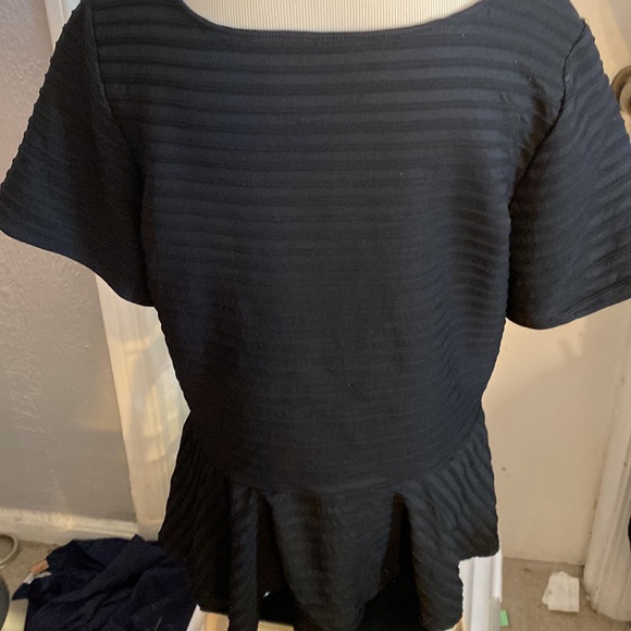 Lane Bryant Plus size 18/20 black short sleeve top with gathering at bottom - Picture 5 of 10